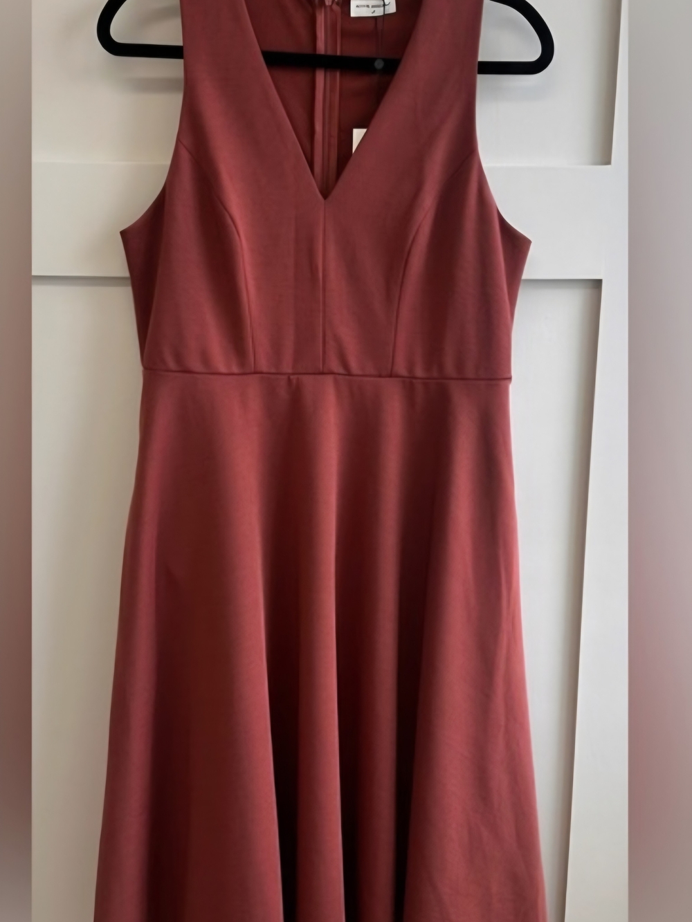 Petite Sleeveless V-Neck Midi Dress